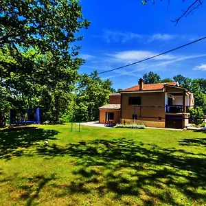 Ferlini In Istria With Private 10000 M2 Garden Svetvinčenat